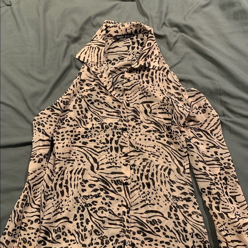 Women’s shirt cold shoulder pink animal print